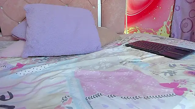 mia  blaze   online show from March 2026 05:44:01 AM