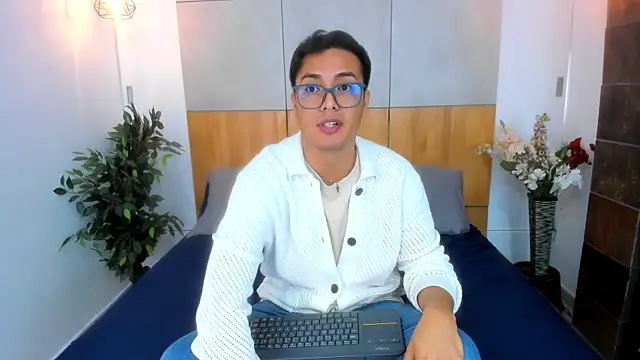 JohnBelRose online show from November 2025 10:01:02 PM