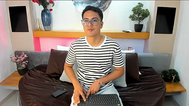 JohnBelRose online show from December 2025 06:37:02 PM