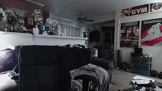 biggerisbetter12 online show from April 2026 01:17:02 AM