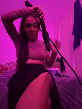 Snapshot of sexywiffeee chatting on October 2025 09:10:02 PM sexywiffeee online show from October 2025 09:10:02 PM