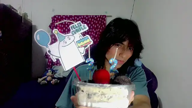 Snapshot of LouisOwOoo chatting on November 2025 11:40:02 AM LouisOwOoo online show from November 2025 11:40:02 AM