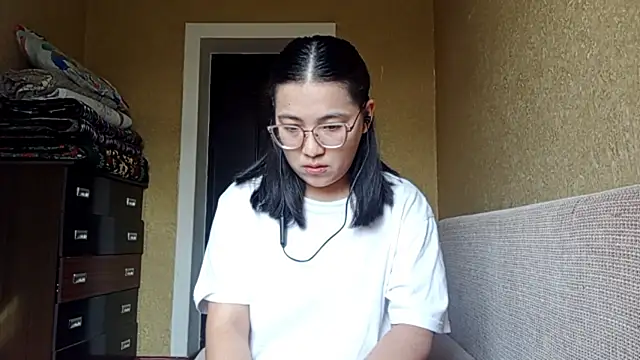 LinneaHyles online show from November 2025 07:27:01 AM