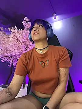 LuanEter online show from November 2025 02:21:02 PM