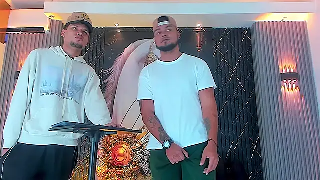 handsome boys22 online show from October 2025 12:01:02 PM