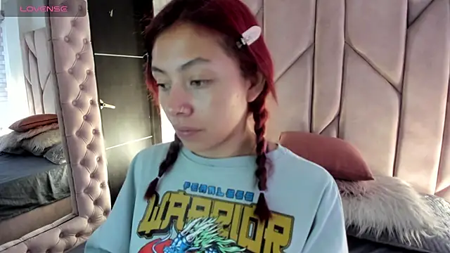 melanie roux   online show from November 2025 12:33:01 PM