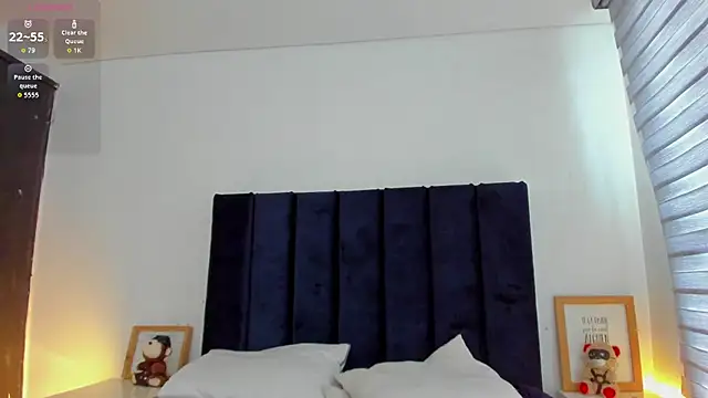 melanie roux   online show from March 2026 12:31:02 PM