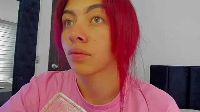 melanie roux   online show from April 2026 12:32:02 PM