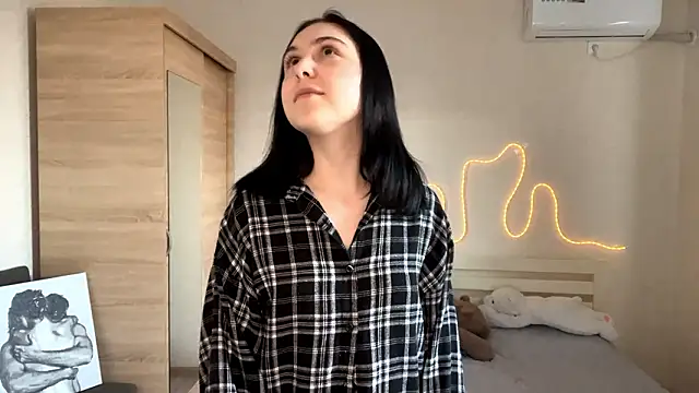 MyraLitterers online show from March 2026 01:18:01 PM