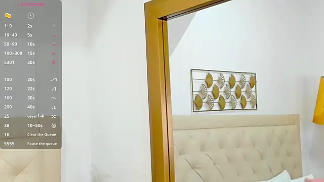 lucia lorenz online show from December 2025 11:26:02 AM