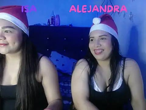 Snapshot of 2moons_full_of_love chatting on December 2025 01:55:02 AM 2moons full of love online show from December 2025 01:55:02 AM