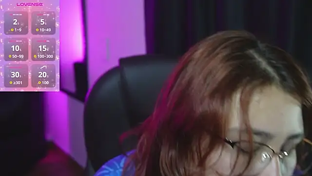 littlee red online show from April 2026 08:54:01 PM