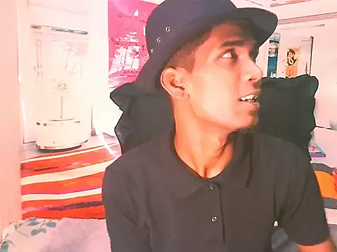 IndianThuggin online show from November 2025 05:04:02 PM