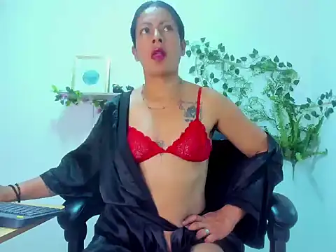 canelaa    online show from October 2025 02:20:01 PM