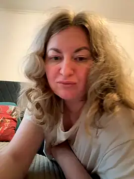 Amelia-Diamond online show from November 2025 09:35:01 AM