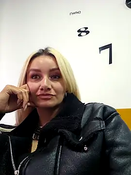 Snapshot of KellyTorres_ chatting on October 2025 10:21:02 PM KellyTorres online show from October 2025 10:21:02 PM