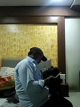 RNlov online show from November 2025 10:03:01 AM