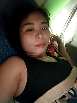 Squirrel-Pear online show from November 2025 11:51:01 PM