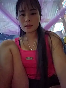 Squirrel-Pear online show from November 2025 10:23:01 AM