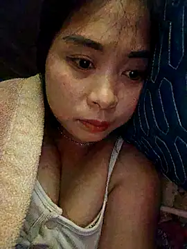 Squirrel-Pear online show from December 2025 07:29:02 PM