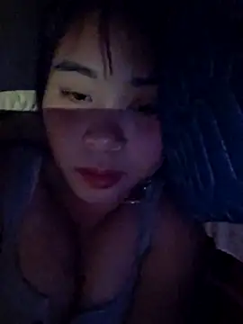 Squirrel-Pear online show from December 2025 08:24:02 PM