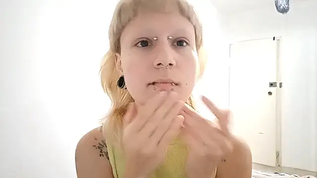 Snapshot of VetaBeghtol chatting on October 2025 01:45:02 PM VetaBeghtol online show from October 2025 01:45:02 PM