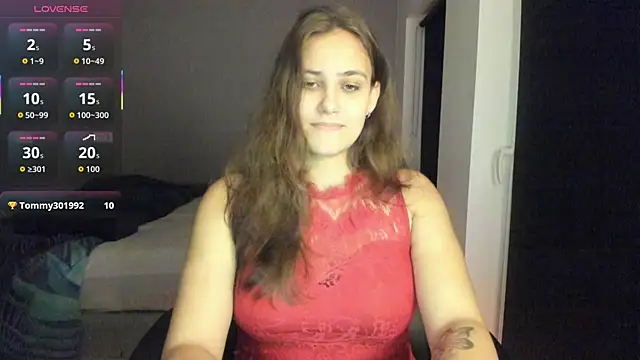 MiaRides19 online show from October 2025 07:37:01 PM