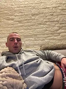 Rotteei1 online show from October 2025 06:08:01 PM