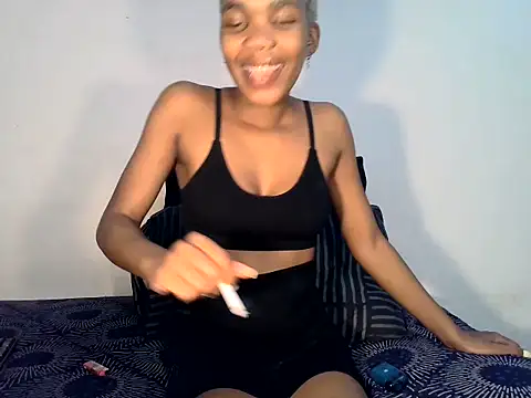 MinnieBee101 online show from October 2025 01:27:02 AM