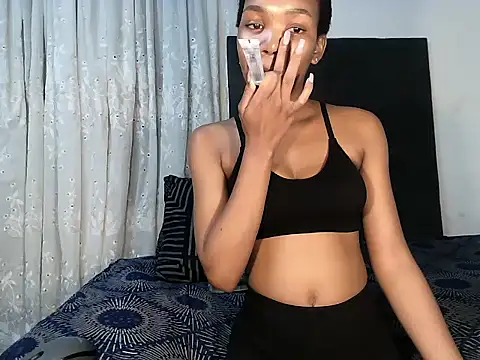 MinnieBee101 online show from February 2026 04:58:01 PM