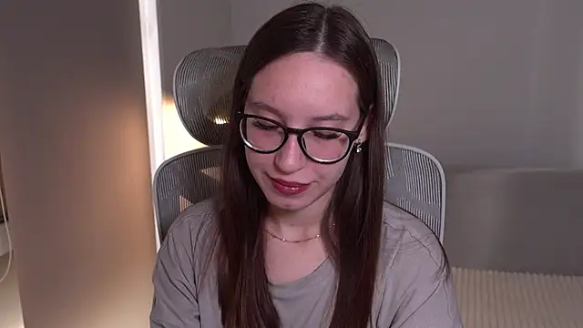 WhyEmmyCry online show from April 2026 05:43:01 AM