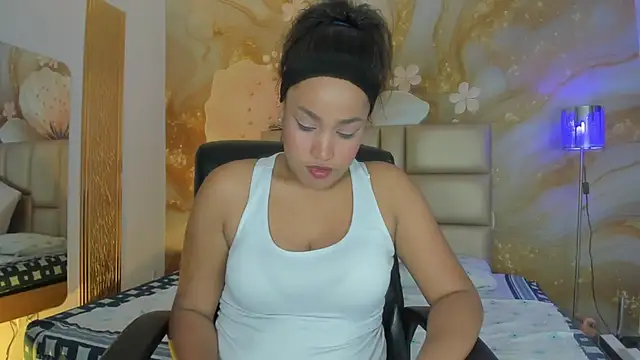 NahomiWalker  online show from December 2025 07:41:01 PM