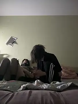 Snapshot of popoul_couple chatting on October 2025 03:45:02 PM popoul couple online show from October 2025 03:45:02 PM