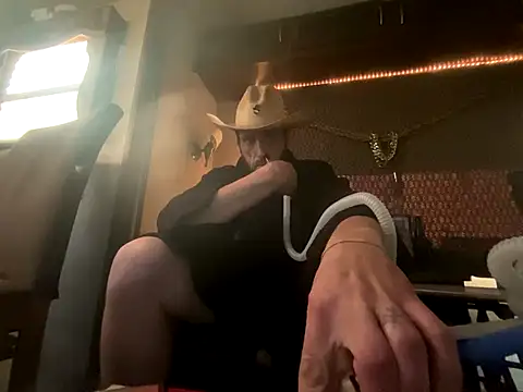 Snapshot of juancarloshunnit chatting on November 2025 02:02:01 PM juancarloshunnit online show from November 2025 02:02:01 PM