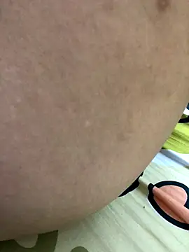 HinayLa online show from November 2025 08:37:01 AM