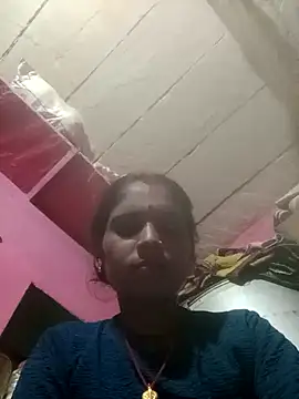 Snapshot of queen_sonam chatting on October 2025 03:45:01 PM queen sonam online show from October 2025 03:45:01 PM