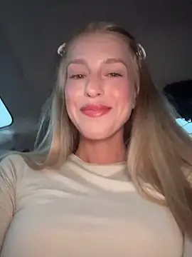 kira mia online show from March 2026 03:30:01 PM