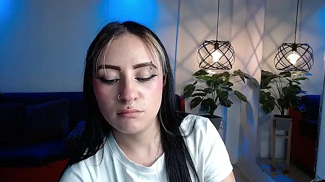 Christine julianne online show from October 2025 08:07:01 PM