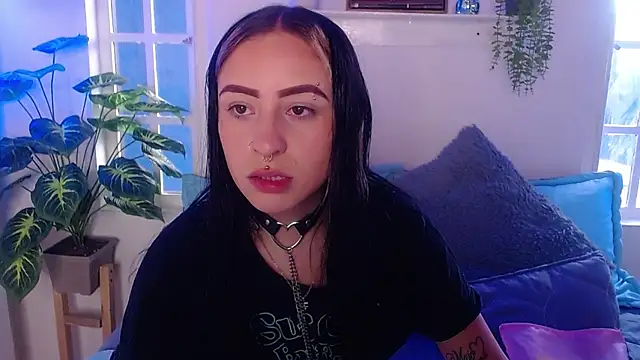 Christine julianne online show from October 2025 04:35:01 PM