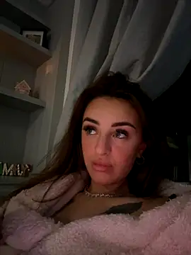 Snapshot of Spicy_Valentina chatting on November 2025 09:35:01 PM Spicy Valentina online show from November 2025 09:35:01 PM