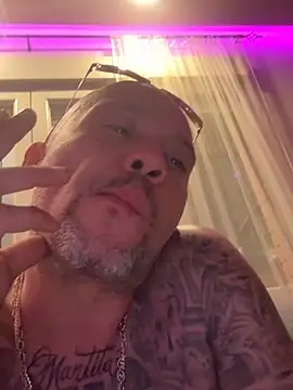 gitanoMad online show from April 2026 02:10:01 AM