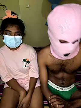 Snapshot of couplesexroom chatting on October 2025 08:18:01 AM couplesexroom online show from October 2025 08:18:01 AM