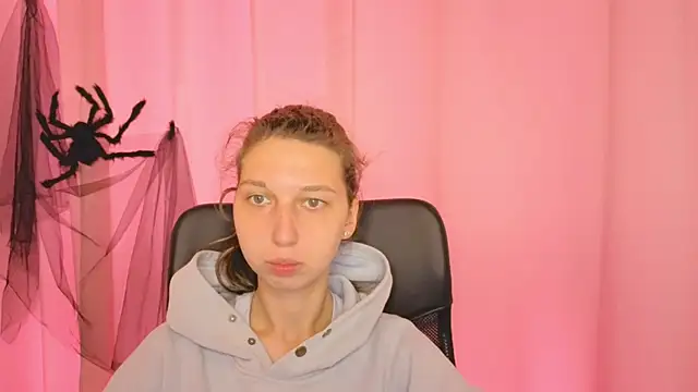 CuteEllii online show from November 2025 11:11:01 AM