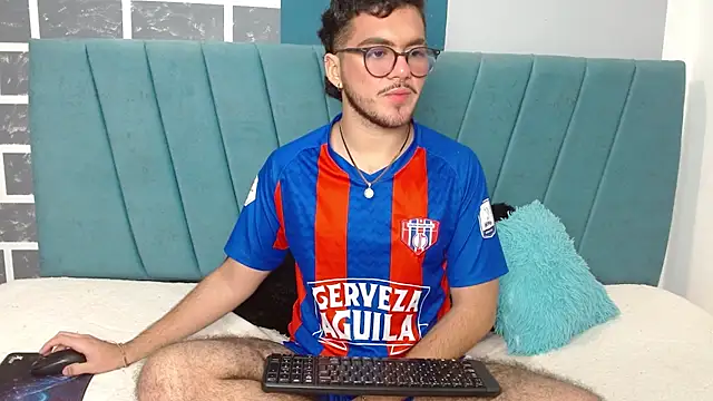 Zac Golden online show from December 2025 12:30:01 AM