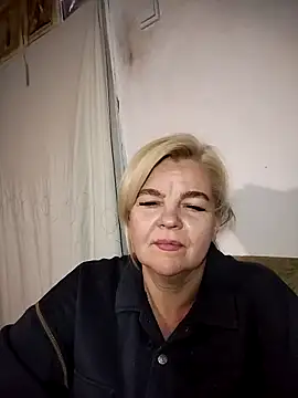 Snapshot of TiaBeauty9182 chatting on October 2025 05:13:02 PM TiaBeauty9182 online show from October 2025 05:13:02 PM
