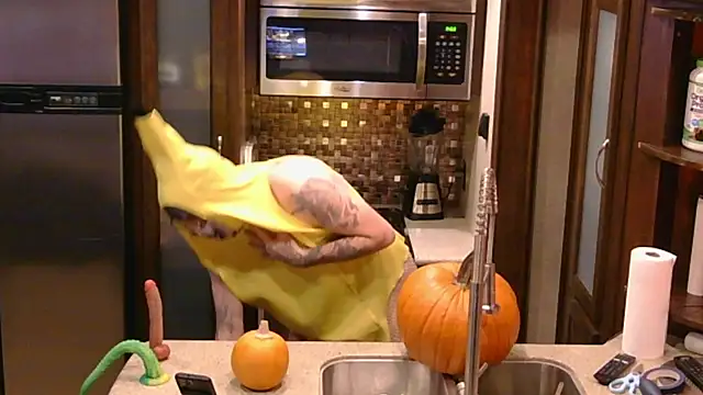 Snapshot of assquatch42069 chatting on October 2025 07:36:03 AM assquatch42069 online show from October 2025 07:36:03 AM