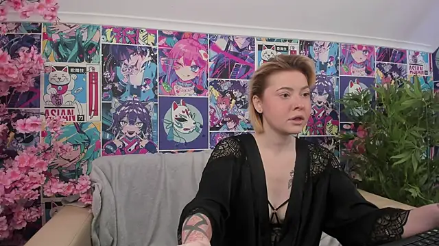 Snapshot of LaylaCookies chatting on October 2025 06:03:02 AM LaylaCookies online show from October 2025 06:03:02 AM