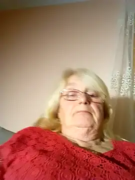 Snapshot of AmyLove353 chatting on October 2025 09:22:01 PM AmyLove353 online show from October 2025 09:22:01 PM