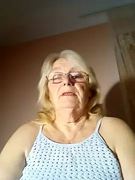 Snapshot of AmyLove353 chatting on October 2025 09:09:02 PM AmyLove353 online show from October 2025 09:09:02 PM