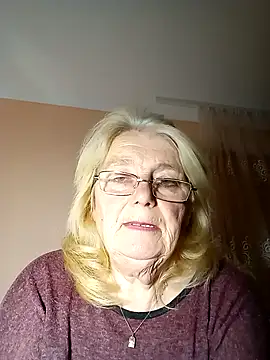 Snapshot of AmyLove353 chatting on October 2025 10:21:01 PM AmyLove353 online show from October 2025 10:21:01 PM